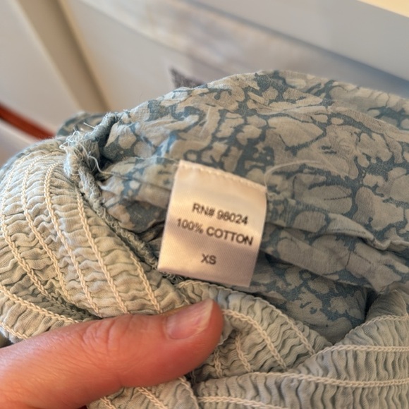 Love the Label Smocked Peplum Blouse-Sz XS - Picture 6 of 6